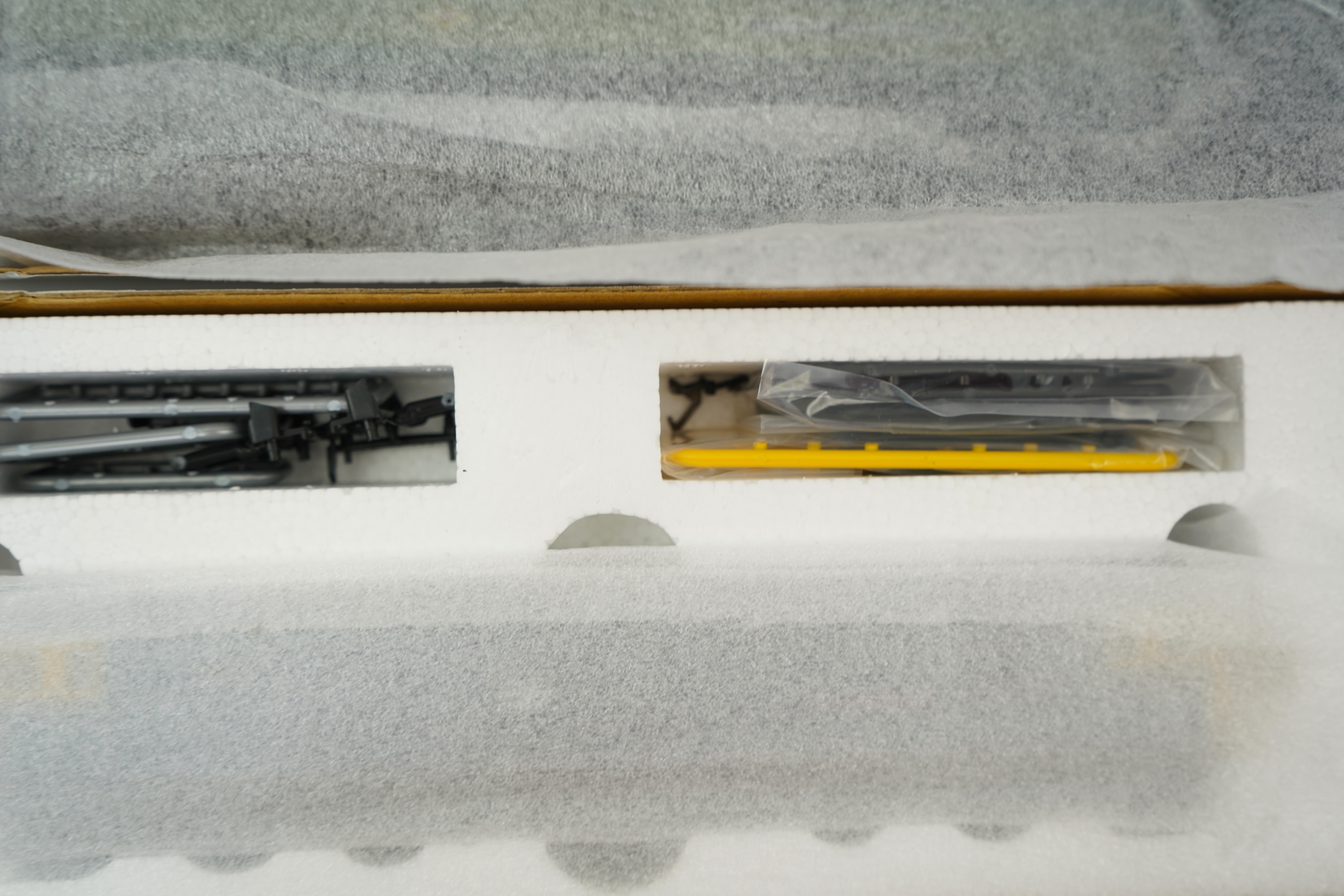 Two boxed Heljan 00 gauge railway BR class 47 diesel-electric Co-Co locomotives; Isambard Kingdom Brunel D1662, (4701), together with City of Truro 47076, (4732)